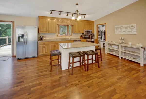 7137 Soppe Farms RD, Waterloo, IA 50702