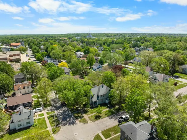 526 W 8th ST, Cedar Falls, IA 50613