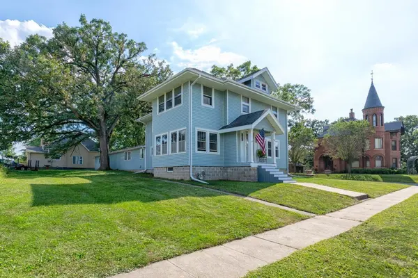 402 Bethel St., Parkersburg, IA 50665