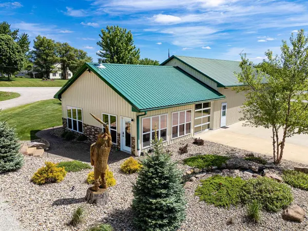 2736 270Th ST, Fredericksburg, IA 50630