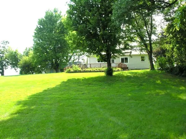 1888 Gilbert ST, Charles City, IA 50616