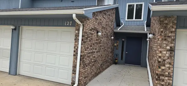 127 Southbrooke DR #5, Waterloo, IA 50702