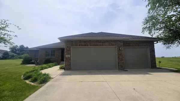 112 Meadow LN, Laporte City, IA 50651
