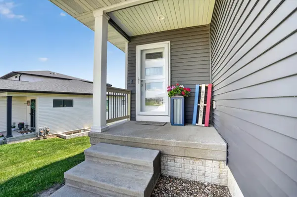 1204 Loren DR, Cedar Falls, IA 50613