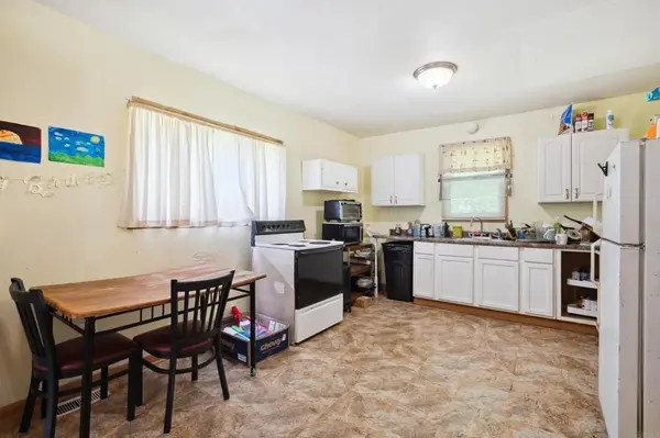 140 2nd Ave NW, Oelwein, IA 50662
