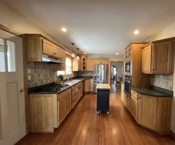 608 3rd ST, Parkersburg, IA 50665