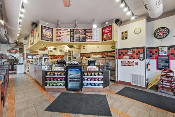 2016 College ST, Cedar Falls, IA 50613