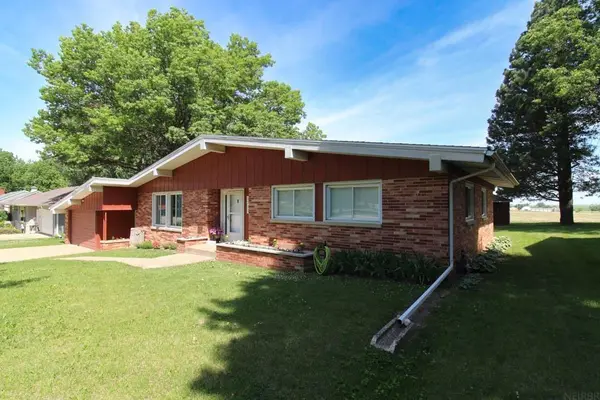 1205 E AVE, Grundy Center, IA 50638