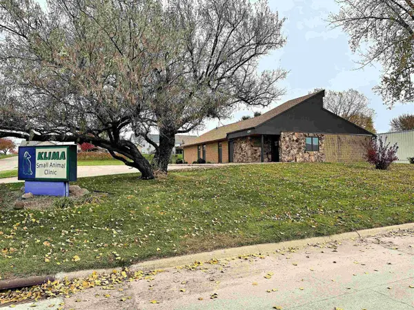 1210 Southtown DR, Waterloo, IA 50702