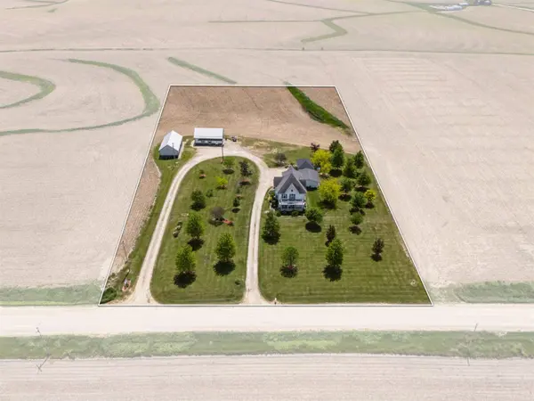 11796 120th ST, Postville, IA 52162