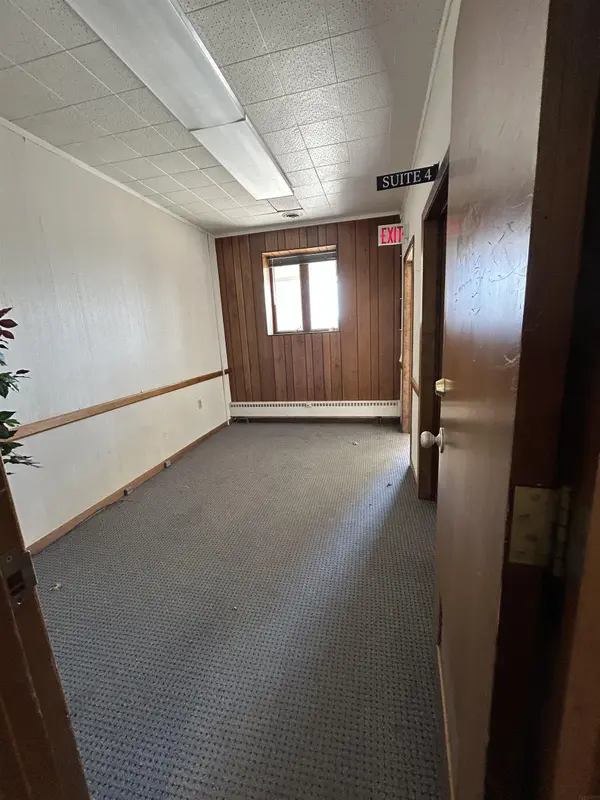 208 N Main ST, Charles City, IA 50616