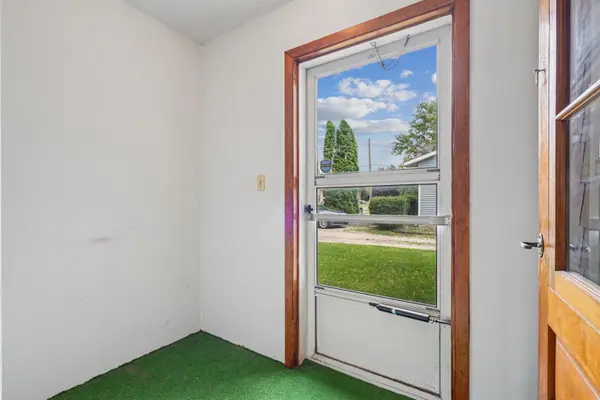 1625 W 2nd ST, Waterloo, IA 50701