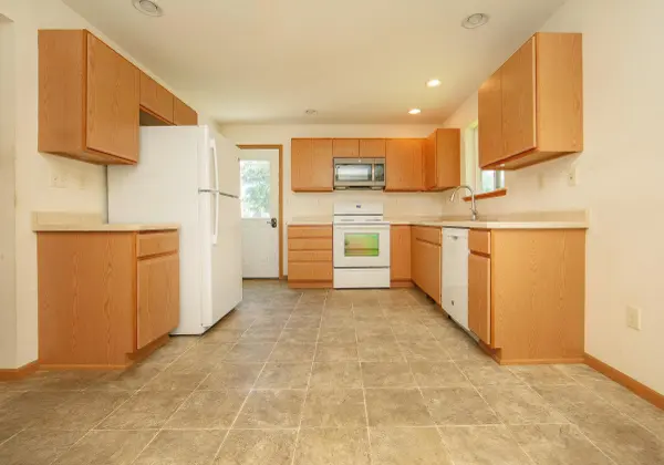 620 SW 2nd AVE, Waverly, IA 50677