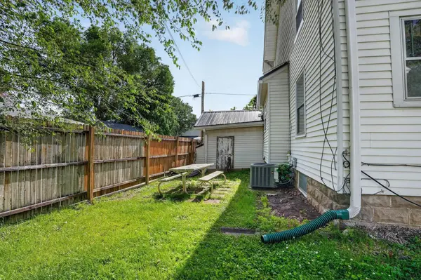 110 E 15th ST, Cedar Falls, IA 50613