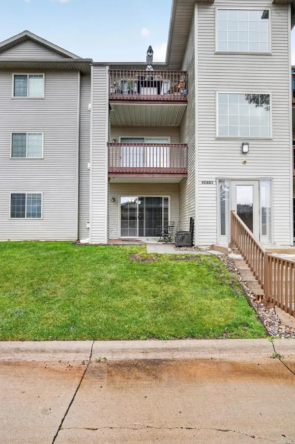 3619 Pheasant LN #4, Waterloo, IA 50701