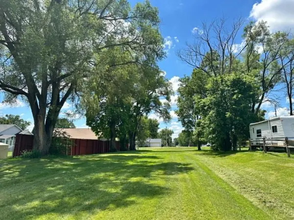 000 Lafayette ST, Elk Run Heights, IA 50707