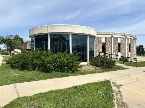 707 Gilbert ST, Charles City, IA 50616
