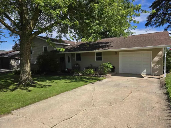 710 6th Ave E, Cresco, IA 52136