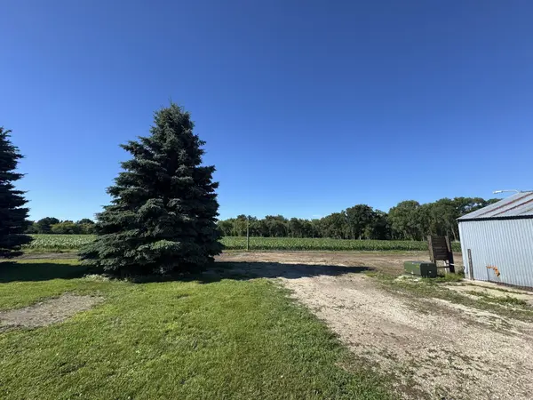 819 A AVE, Sumner, IA 50674
