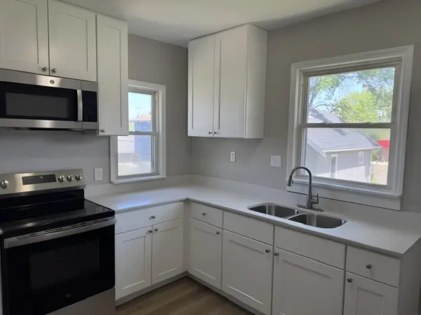 1822 SE Mt Vernon RD, Cedar Rapids, IA 52403