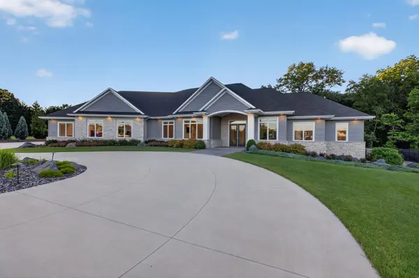 1214 Lakeshore DR, Cedar Falls, IA 50613