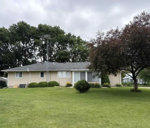 803 S Adams ST, Wellsburg, IA 50680