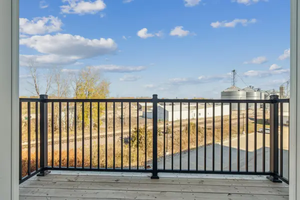 120 Twin Steeples Circle NE #210, Dyersville, IA 52040