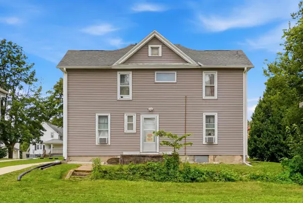 2504 Olive ST, Cedar Falls, IA 50613