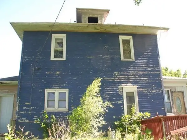 8321 L AVE, Fayette, IA 52142