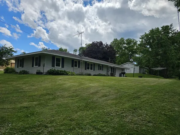 10684 E. Main St, West Union, IA 52175