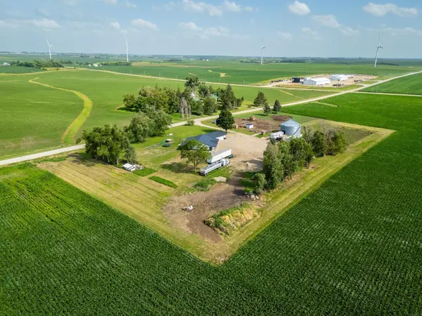2326 K AVE, Toledo, IA 52342