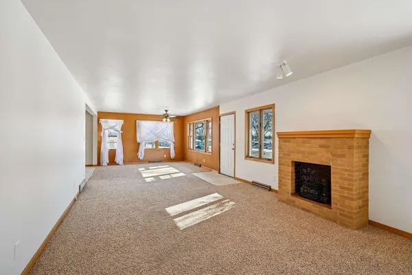1300 SW 4th AVE, Waverly, IA 50677