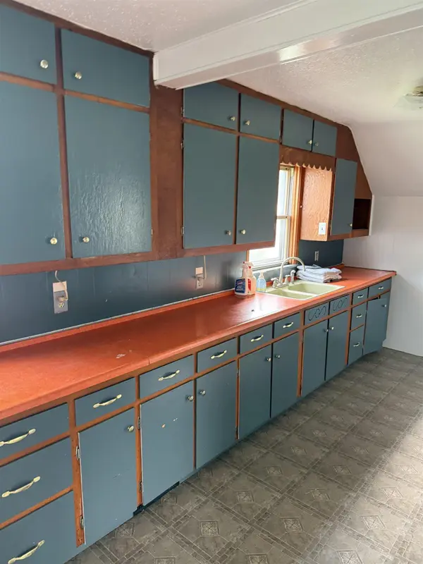 208 S. Canfield St., Dunkerton, IA 50626