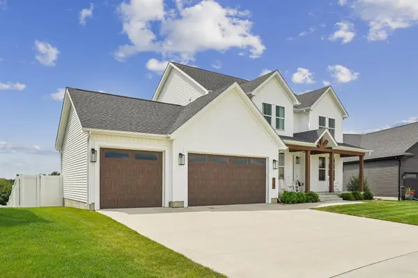5307 Fernwood DR, Cedar Falls, IA 50613