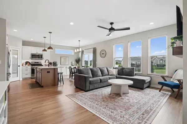 1337 Partridge LN, Waterloo, IA 50701