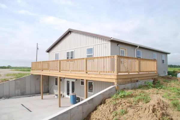 5916 Kornhill RD, Fayette, IA 52142