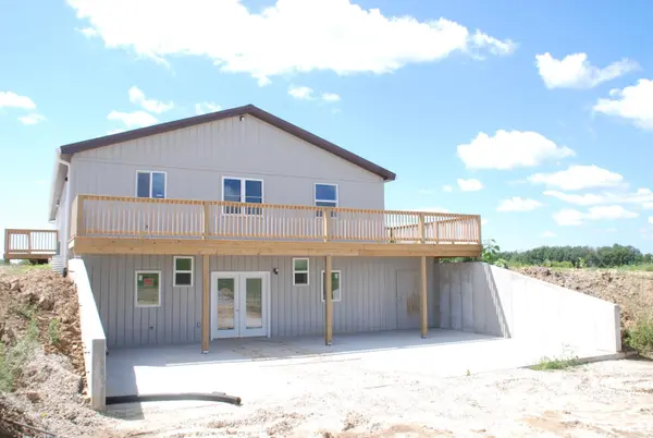 5916 Kornhill RD, Fayette, IA 52142
