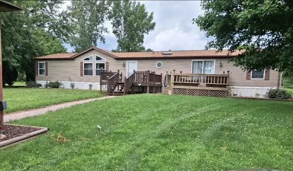 5124 Highway V37, Laporte City, IA 50651