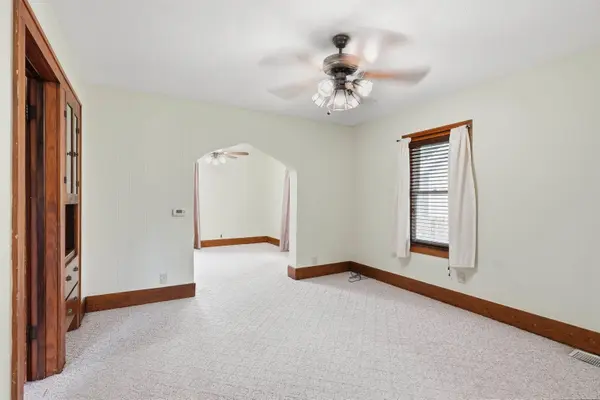 709 Magnolia Pkwy, Waterloo, IA 50701