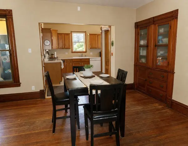 502 4th Street SW, Waverly, IA 50677