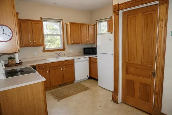 502 4th Street SW, Waverly, IA 50677