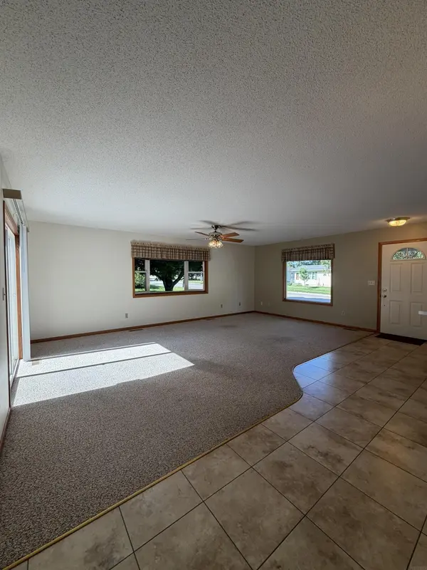 1104 Division ST #C, Decorah, IA 52101