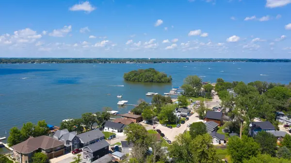 15385 Crane ST, Clear Lake, IA 50428