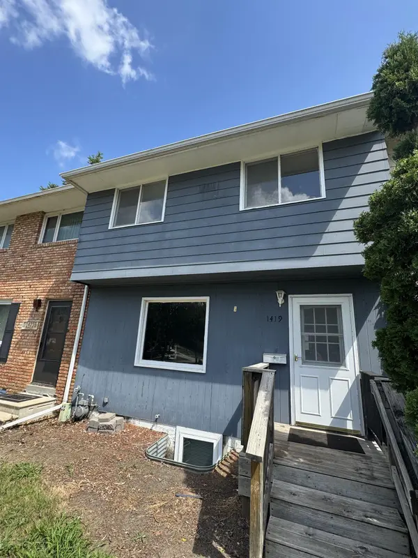 1419 W 2nd ST, Cedar Falls, IA 50613