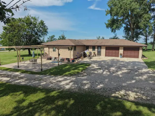 17431 300th ST, Parkersburg, IA 50665