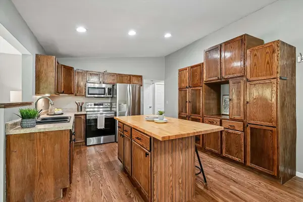3729 NE Northwood DR, Cedar Rapids, IA 52402