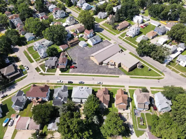 205-215 Hammond AVE, Waterloo, IA 50702