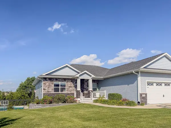 4828 Ironwood DR, Cedar Falls, IA 50613