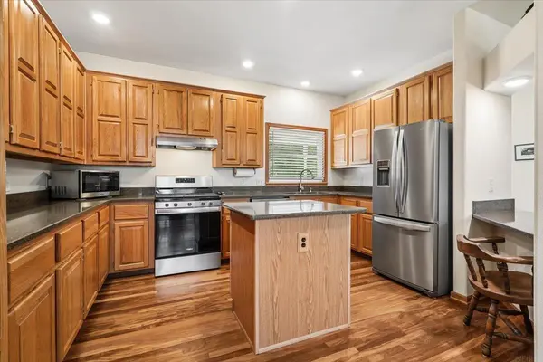 385 Hickory LN, Lansing, IA 52151