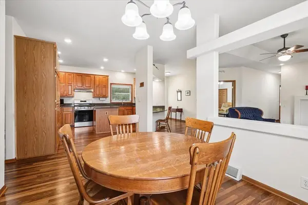 385 Hickory LN, Lansing, IA 52151